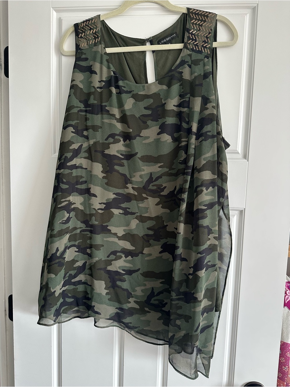 Lane Bryant 28W Green Camo Sleeveless Asymmetric Hem Top
